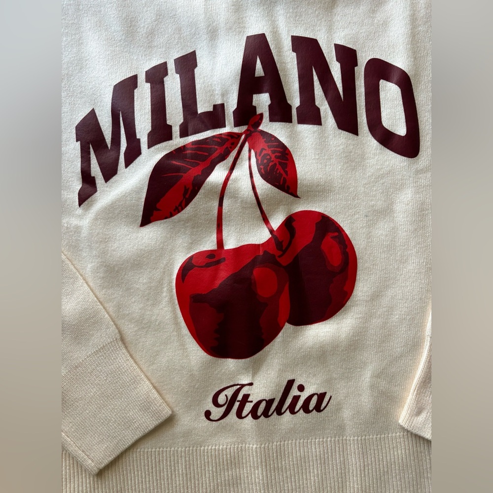 Cream cherry 🍒 sweater - Picture 2 of 11
